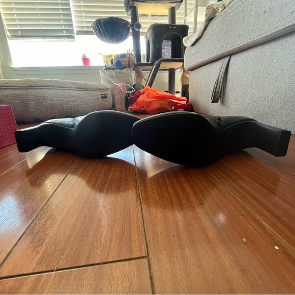 Kelly & Katie Black Booties Size 9 - Picture 3 of 4